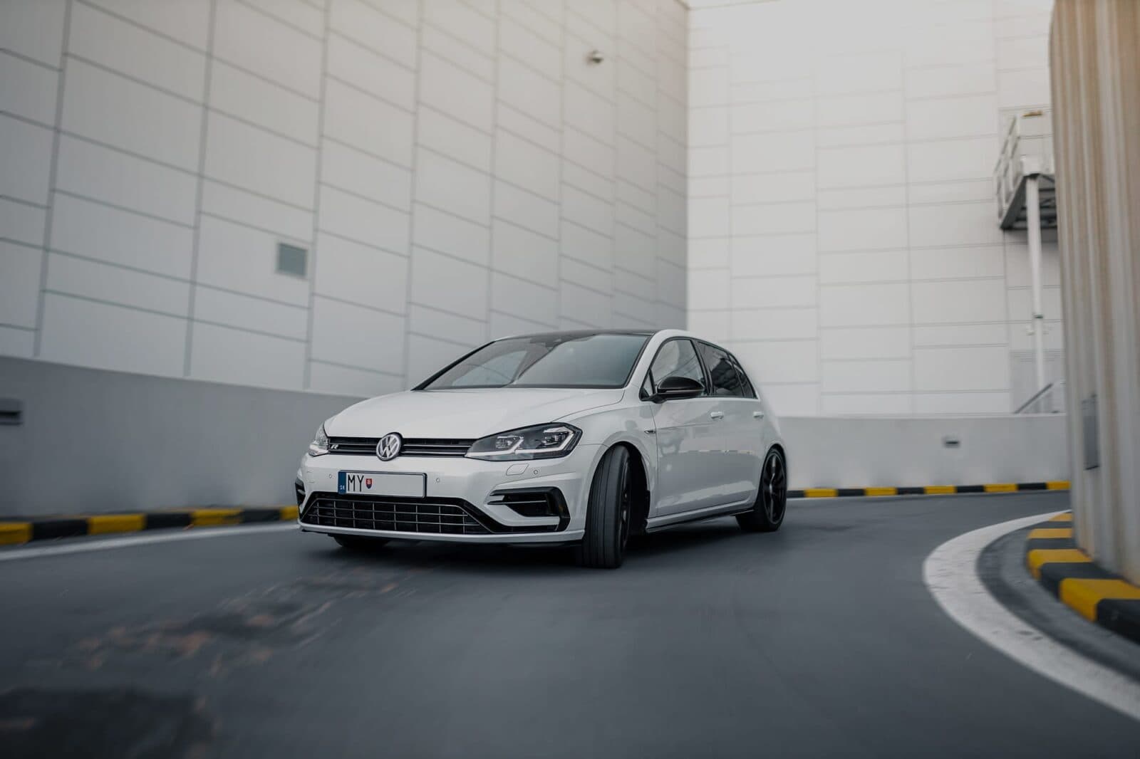 Ce căutau românii pe Autovit în 2019